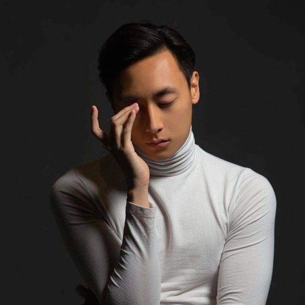 Rocker Nguyễn trông rất hợp với item này.