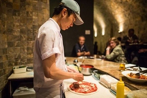 Tìm hiểu về quy trình làm pizza tại 4P’s.