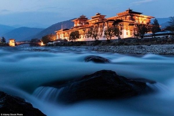 Bhutan có rất nhiều điều thú vị để khám phá nhưng không phải ai cũng có thể đặt chân đến vùng đất này. Ảnh: Dailymail