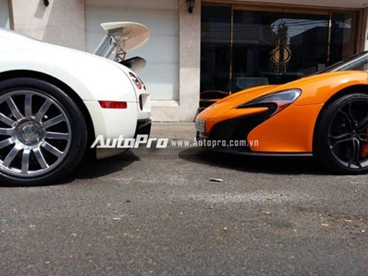 Bugatti Veyron và McLaren 650S Spider đều là những siêu xe thuộc diện độc nhất vô nhị tại thị trường Việt Nam.