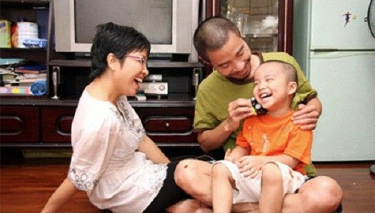 Có với nhau một con trai và 5 năm đồng hành, nhưng sau một thời gian chung sống, công chúng lại được phen ngỡ ngàng khi Công Lý một lần nữa ly hôn.