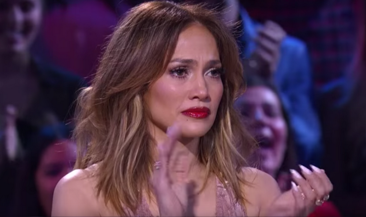 Jennifer Lopez cũng không kìm được cảm xúc